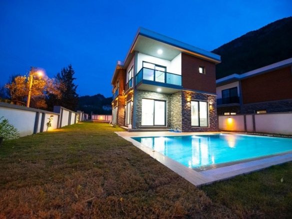 Villas for sale in Uzumlu High tree Villa