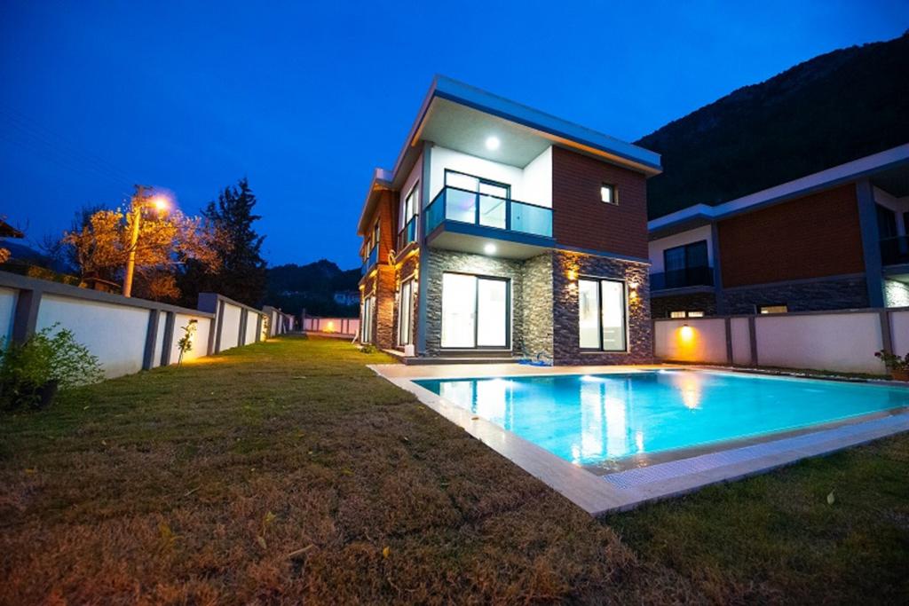 Villas for sale in Uzumlu High tree Villa