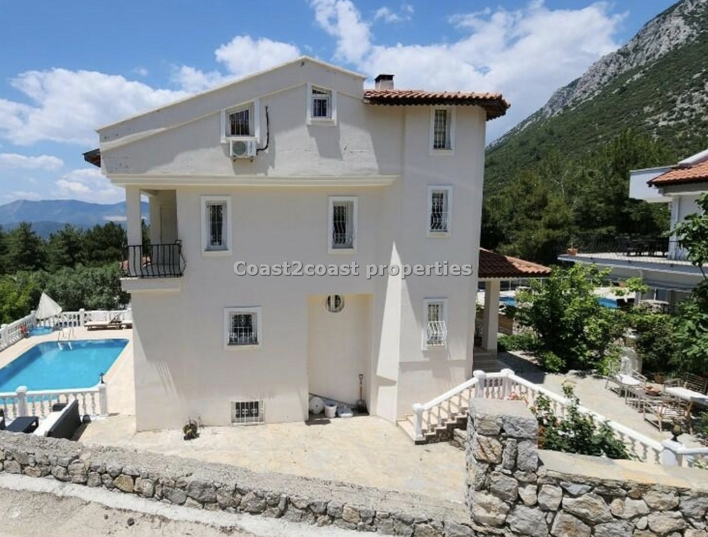 villa for sale in uzumlu